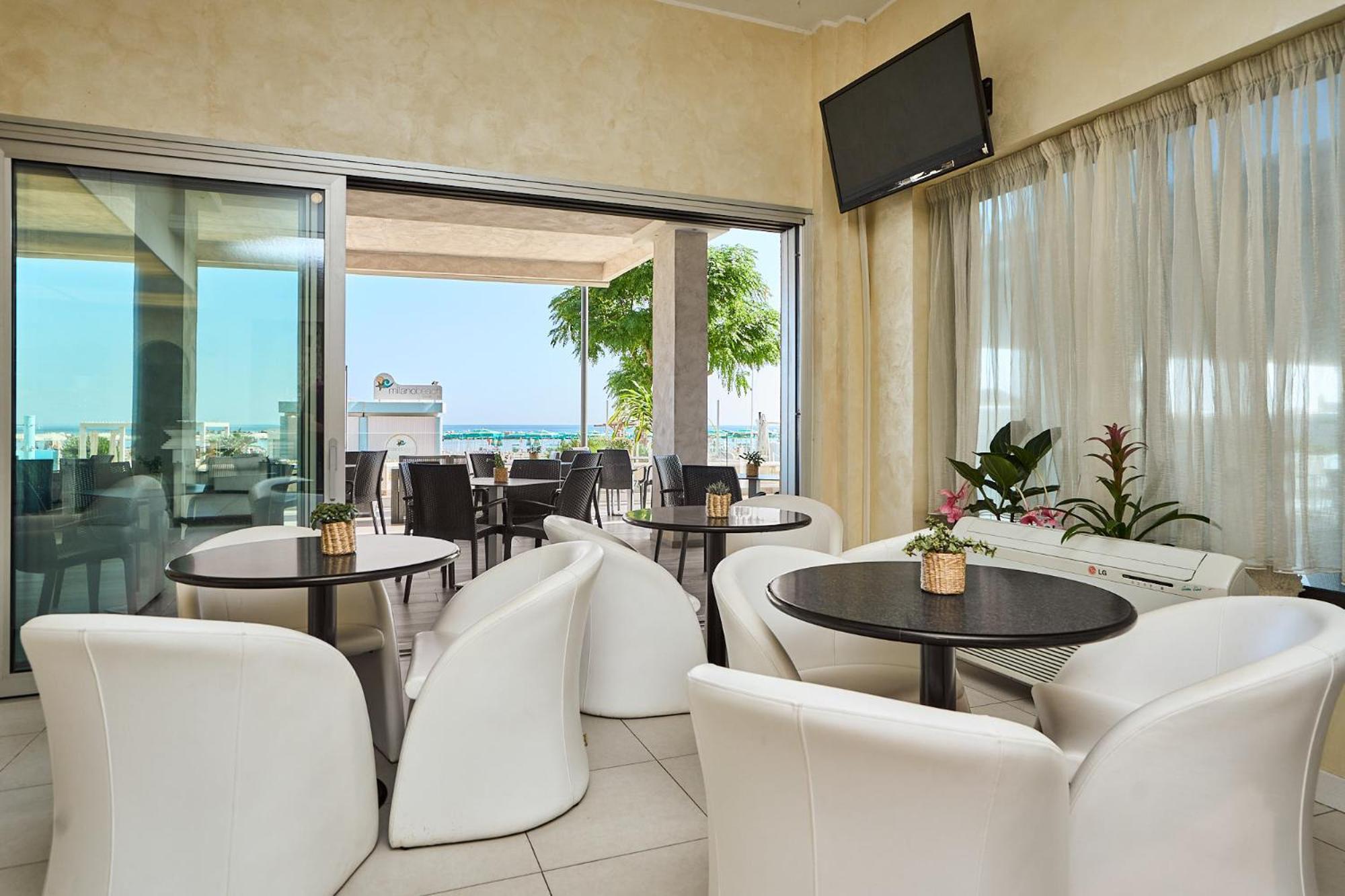 Hotel Piccadilly Bellaria-Igea Marina Buitenkant foto