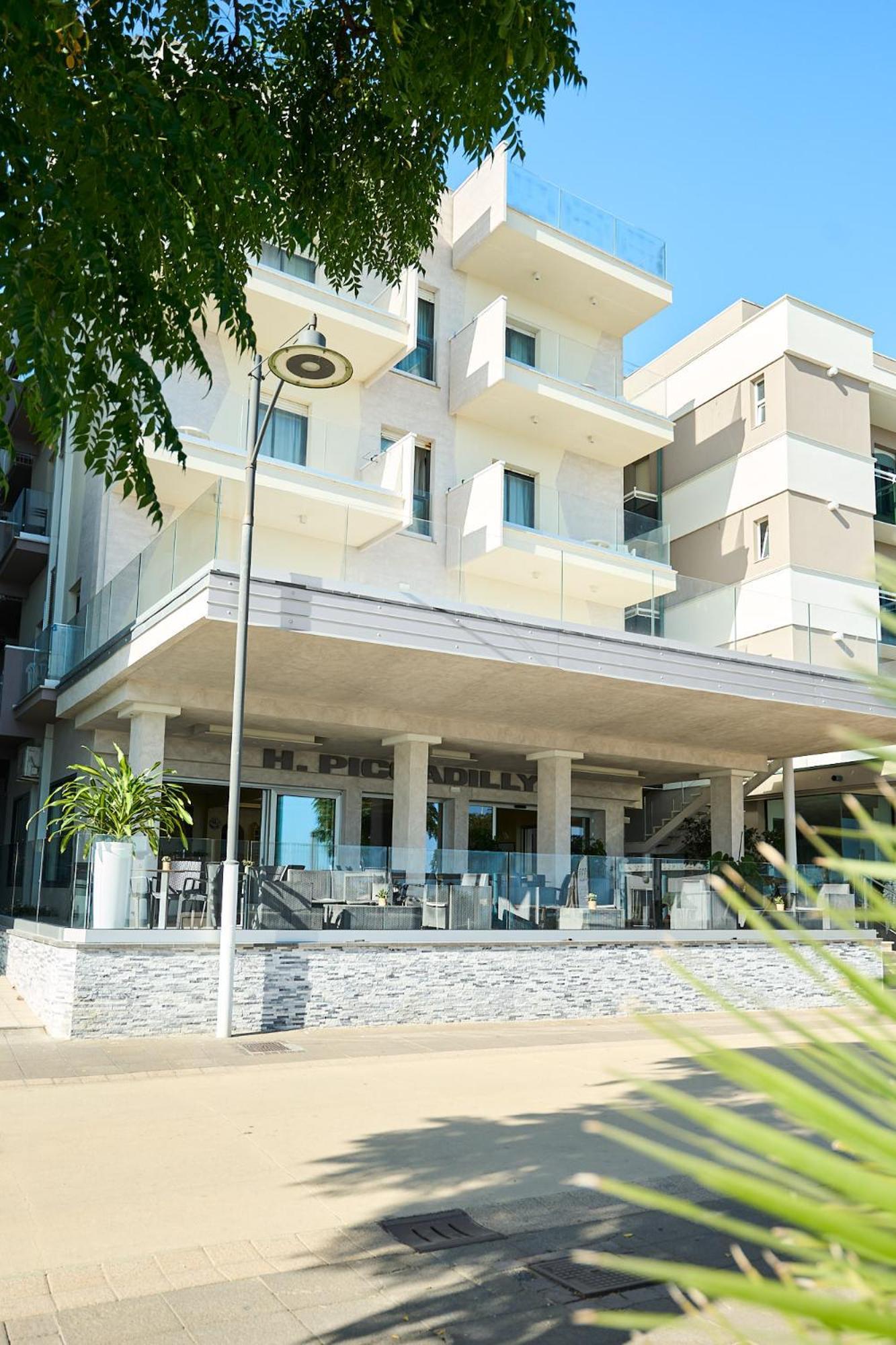 Hotel Piccadilly Bellaria-Igea Marina Buitenkant foto