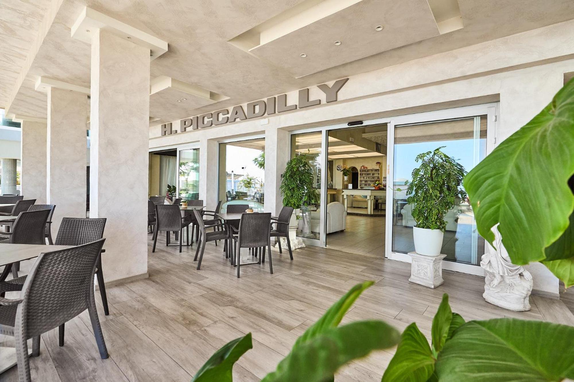 Hotel Piccadilly Bellaria-Igea Marina Buitenkant foto