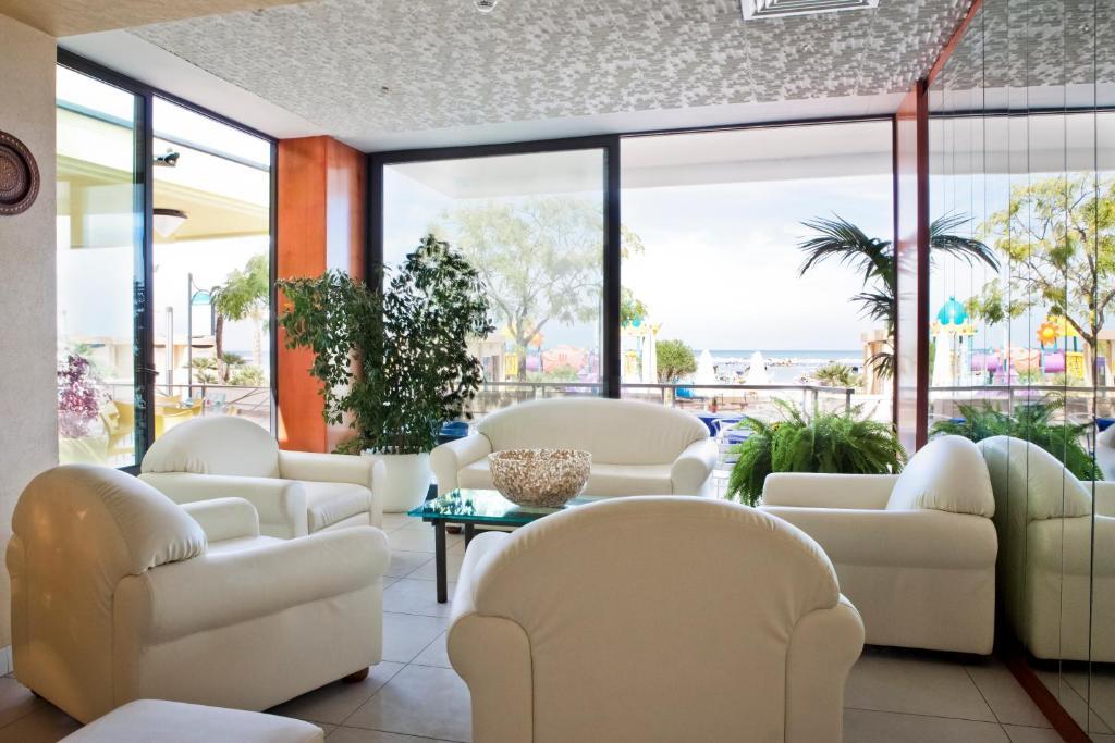 Hotel Piccadilly Bellaria-Igea Marina Buitenkant foto