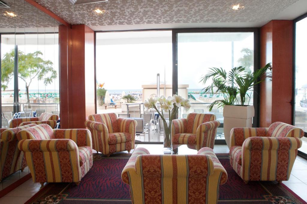 Hotel Piccadilly Bellaria-Igea Marina Buitenkant foto